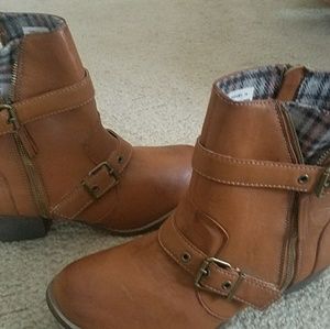 Woman's Boots